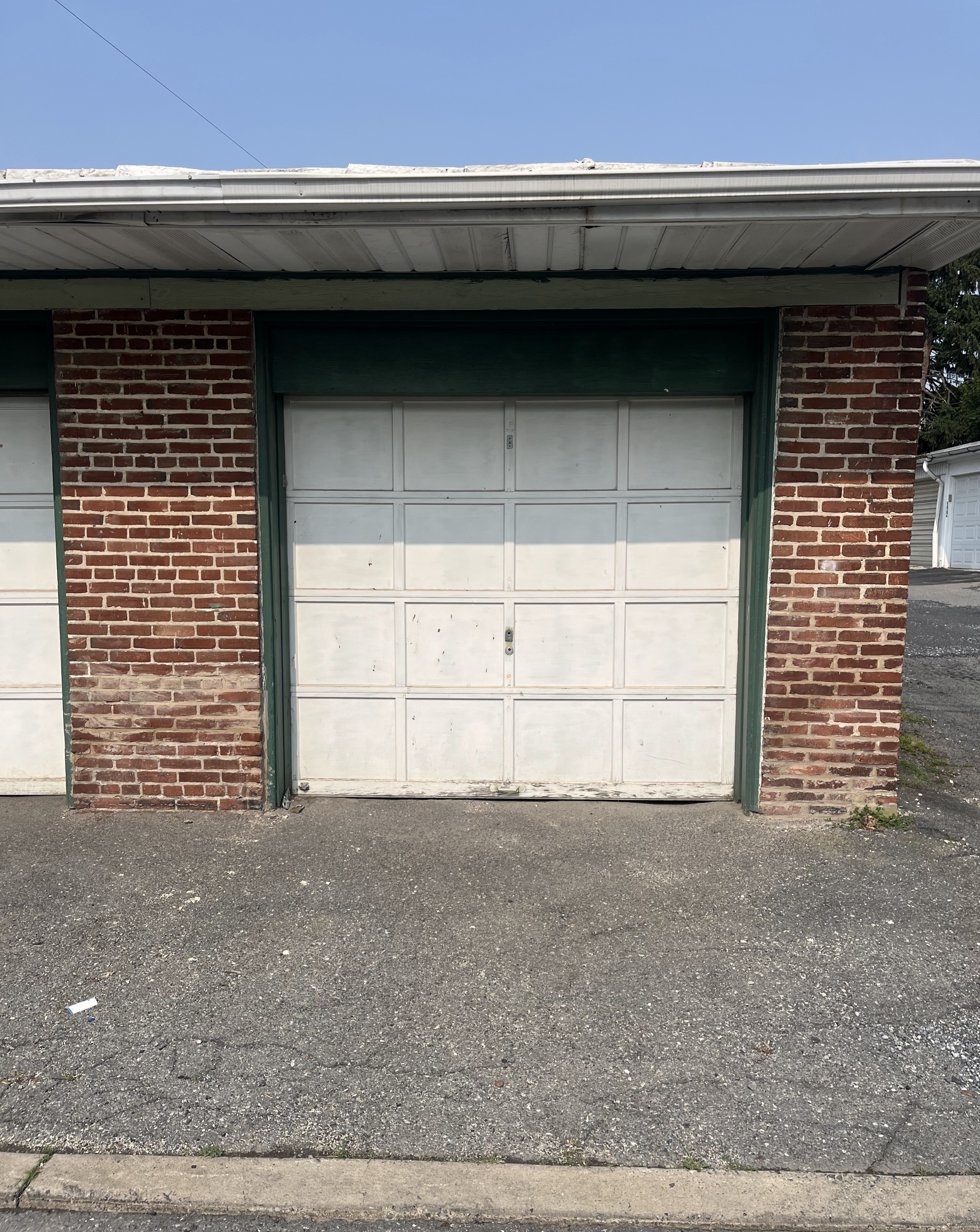 123 E Clay St - Garage #3