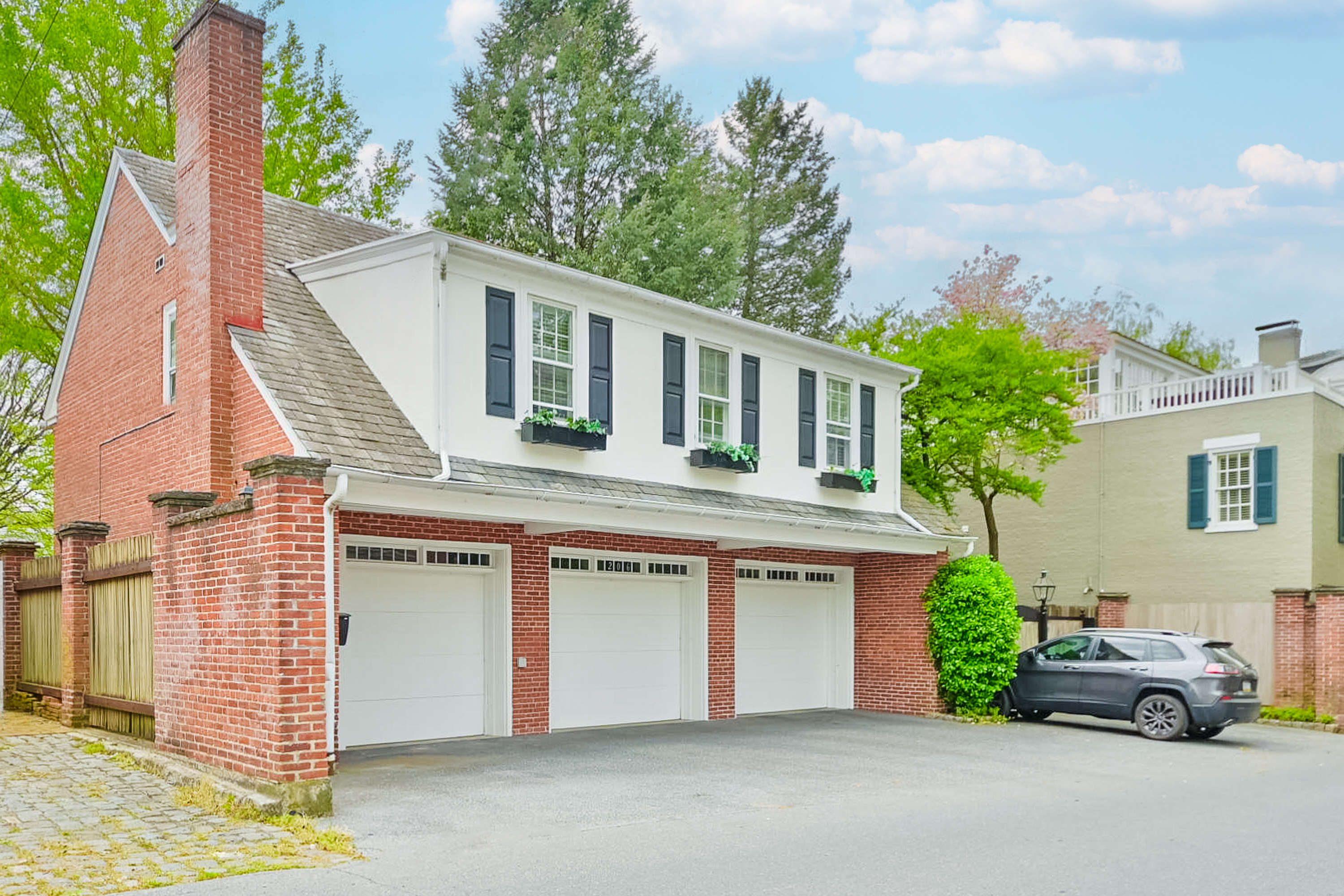 206 East Marion Street - 1