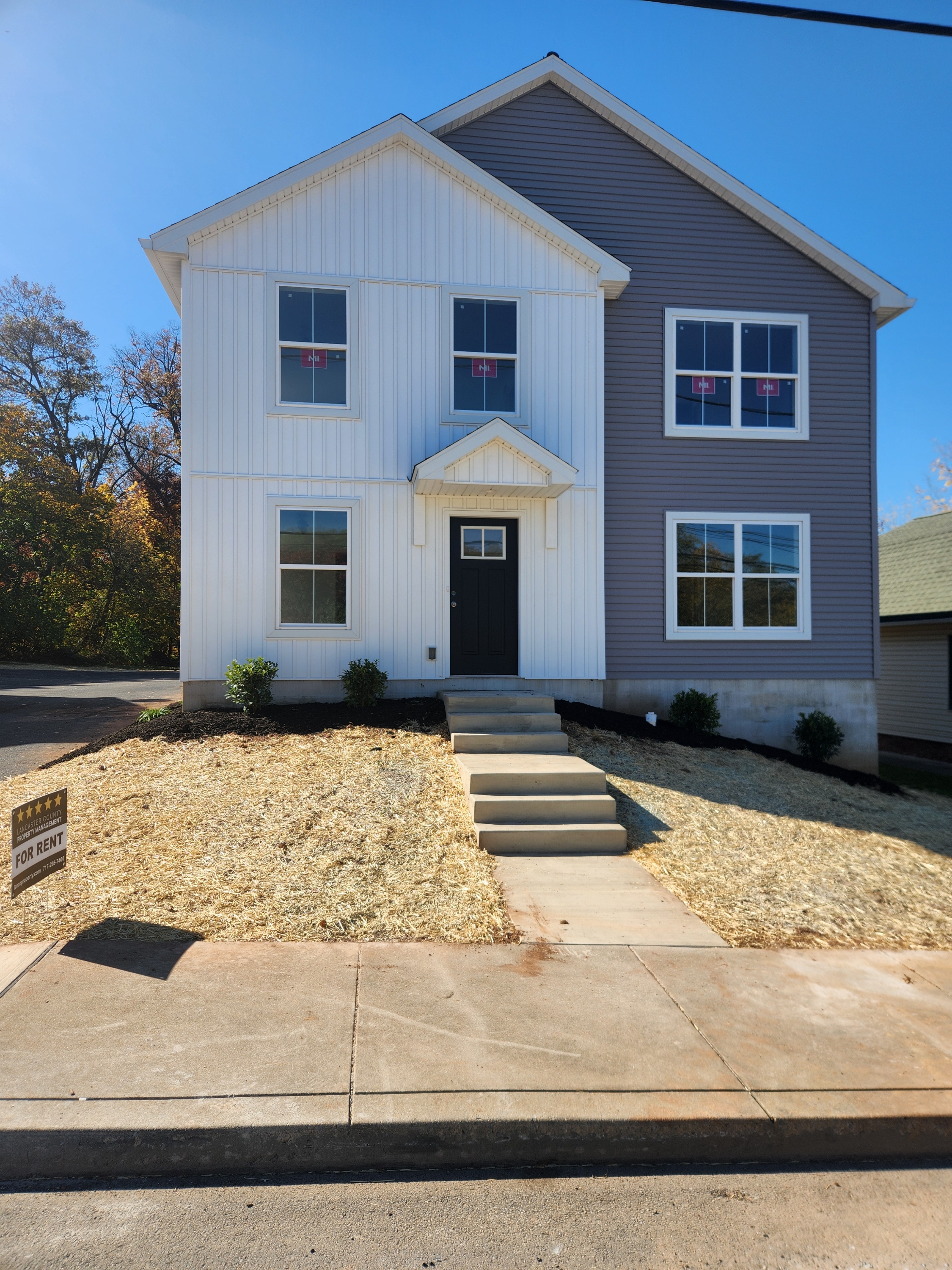 231 E Fulton St - B