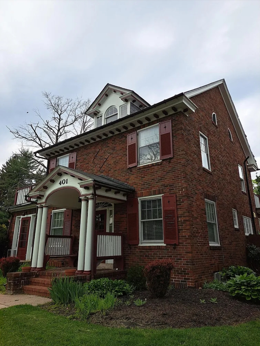 401 E Lancaster Ave